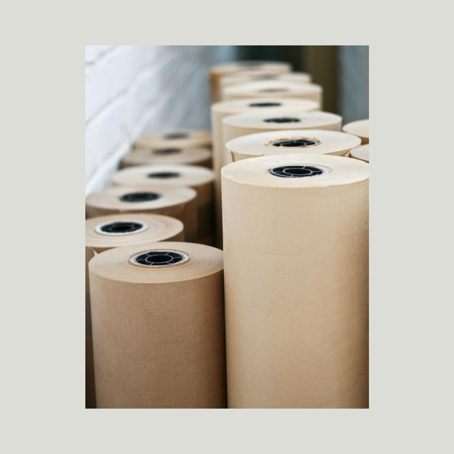 Kraftpapier op bobijn
